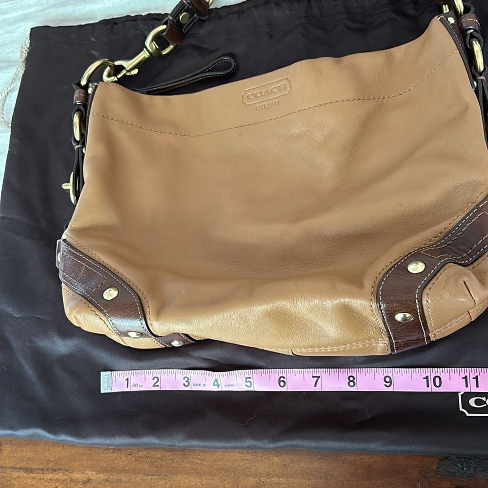 Coach Shoulder bag Impeccable Tan and brow gold hardware dust bag original - Picture 12 of 13